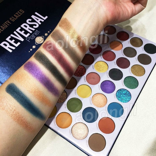 Vibrant Reversal Eyeshadow Pallette